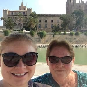 Meet your Posher, Leah